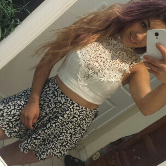 Small -higSkirt | smll White jr top   with tagg??? - Picture 4 of 4