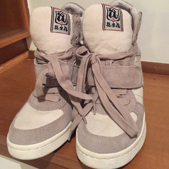 Ash wedge shoes