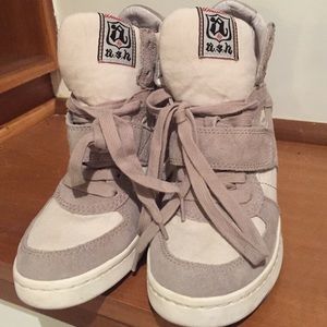 Ash wedge shoes