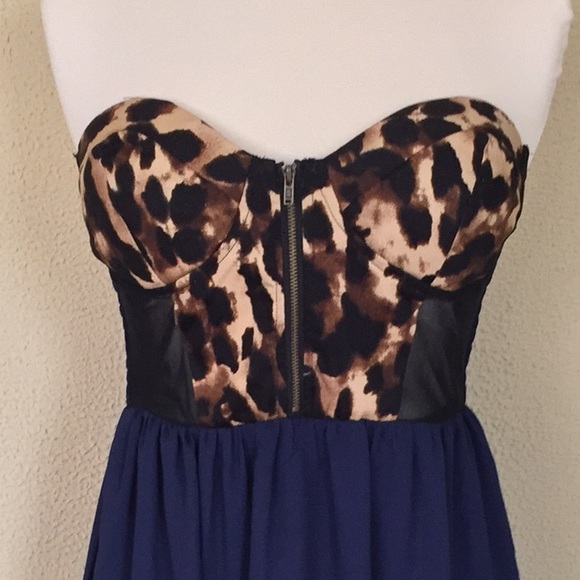 SALE‼️‼️Leopard print dress - Picture 2 of 3