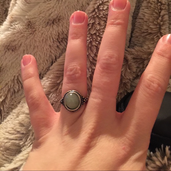 Jade ring - Picture 2 of 3
