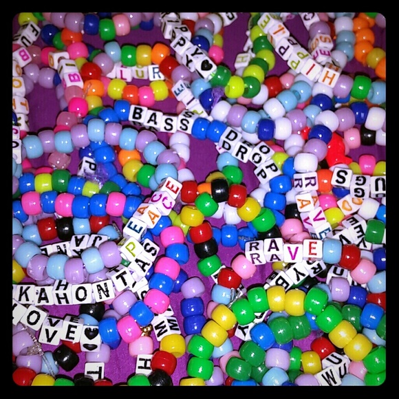 Custom Kandi bracelettes, ravers!