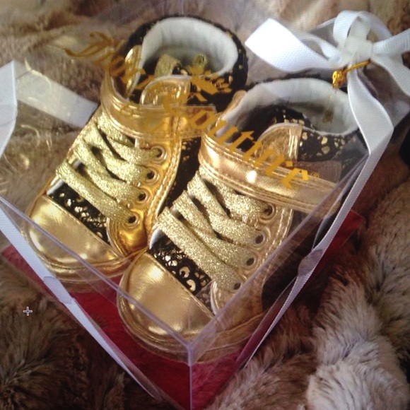 Juicy couture baby shoes size 3 never worn