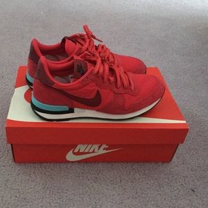 Nike Internationalist for J.Crew (red/pink color)