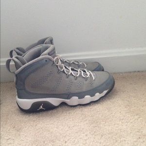 Cool grey Jordan's 4.5 Y