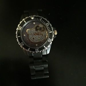 Black hello kitty watch.