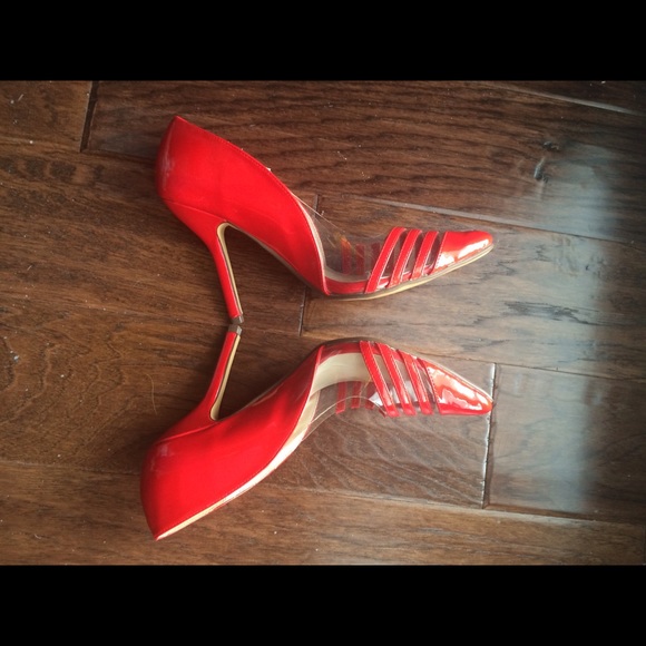 Sexy red court pumps (Sz 8)! - Picture 2 of 3
