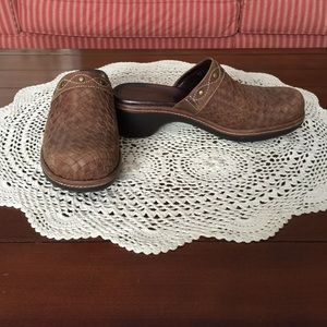 Ecco clogs