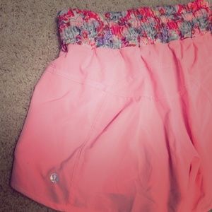 Lululemon size 8 tracker shorts 4 way stretch