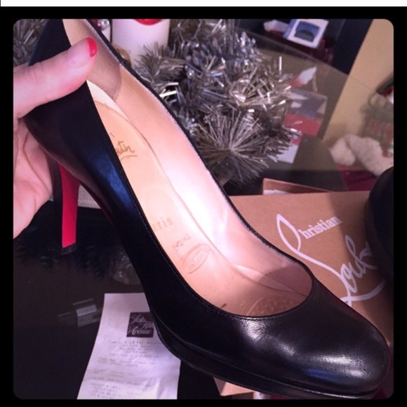 36.5 Christian Louboutin