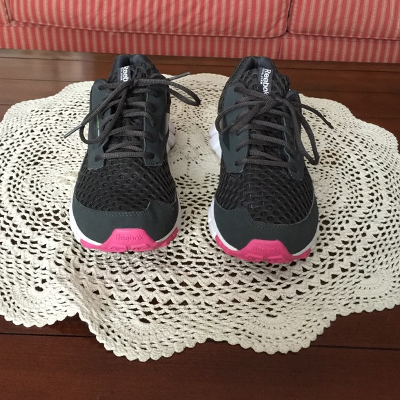 Reebok real flex sneakers