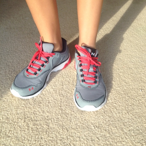 💥REDUCED 1HR ONLY!💥UnderArmour running shoe NWOT