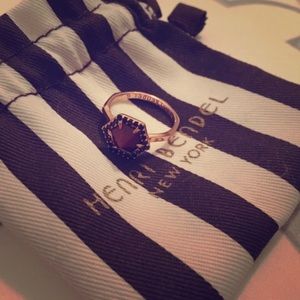 Henri bendel ring size 6