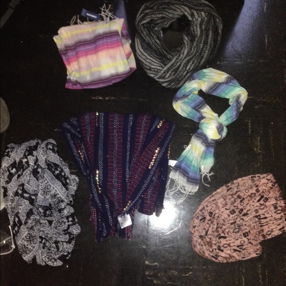 Scarfs, NWOT/NWT