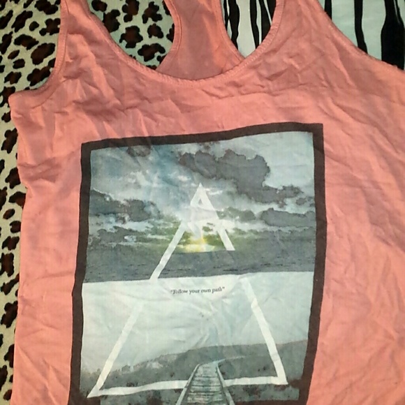 "Follow your own path" inspiration sporty shirt