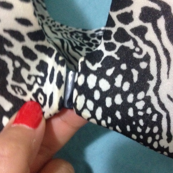 *Rare : Front closure - cross cross VS bra - Picture 2 of 4