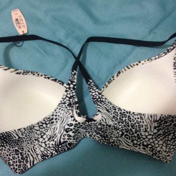 *Rare : Front closure - cross cross VS bra - Picture 3 of 4