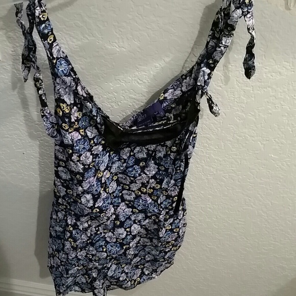 Floral romper - Picture 3 of 3