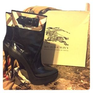 Authentic Burberry ankle boots !