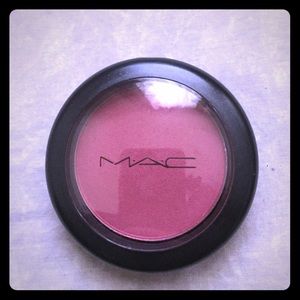 ✨✨MAC Sheertone Shimmer Blush ✨✨ color "Breezy".