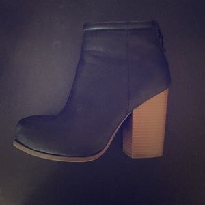 Elle size 9 Black Bootie