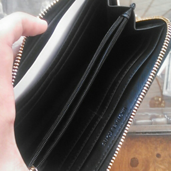 Michael kors wallet - Picture 3 of 3