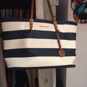 Michael kors tote