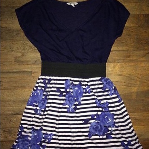 Cute v-neck top with floral bottom dress