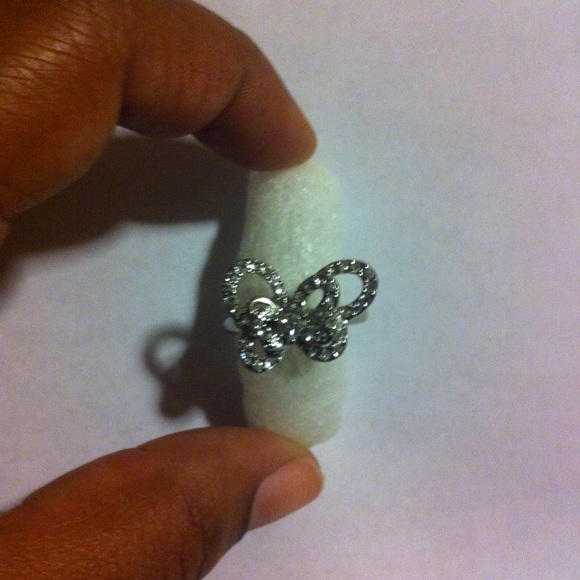Butterfly rhinestone ring! - Picture 2 of 2