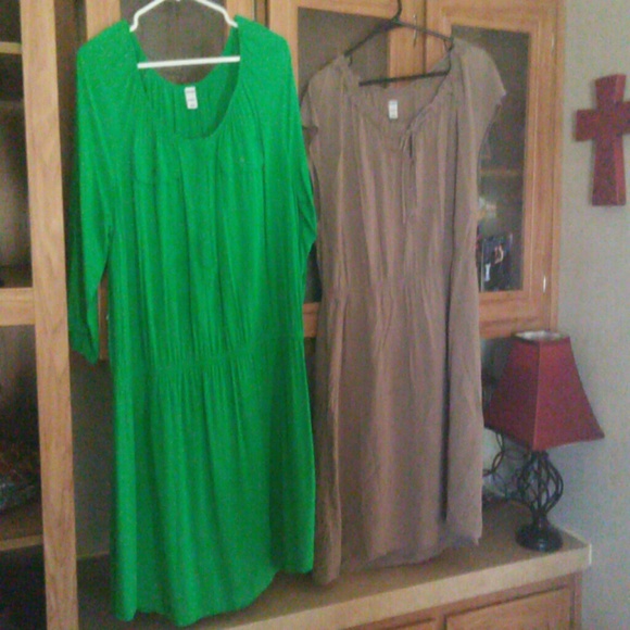 2 Old Navy Dresses.....Green n Taupe