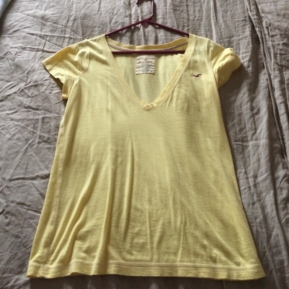 Hollister V Neck- Yellow - Picture 1 of 1