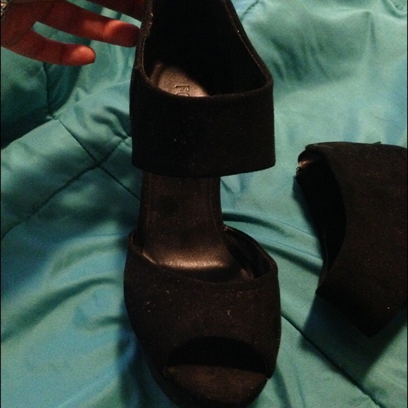 forever 21 wedge suede shoes - Picture 3 of 4