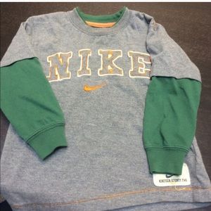 Nike long sleeve tee! ✔️