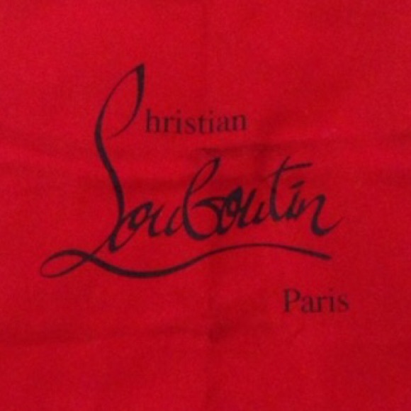 L😳😳king for authentic CL dust bags