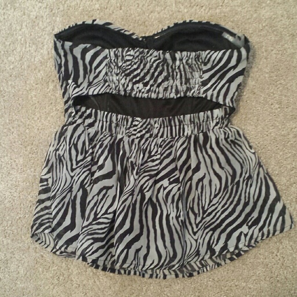 Strapless top - Picture 2 of 2