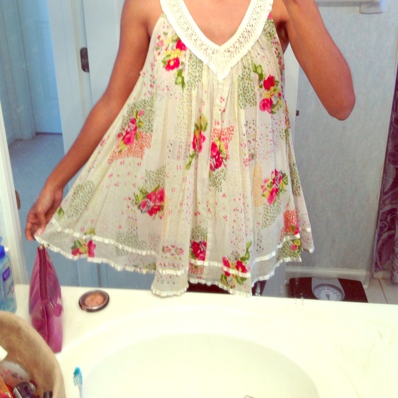 Floral flowy shirt