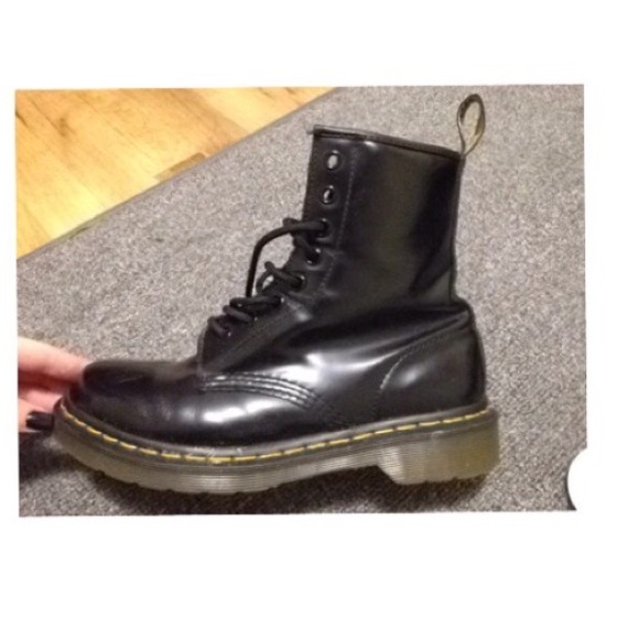 Black dr martens