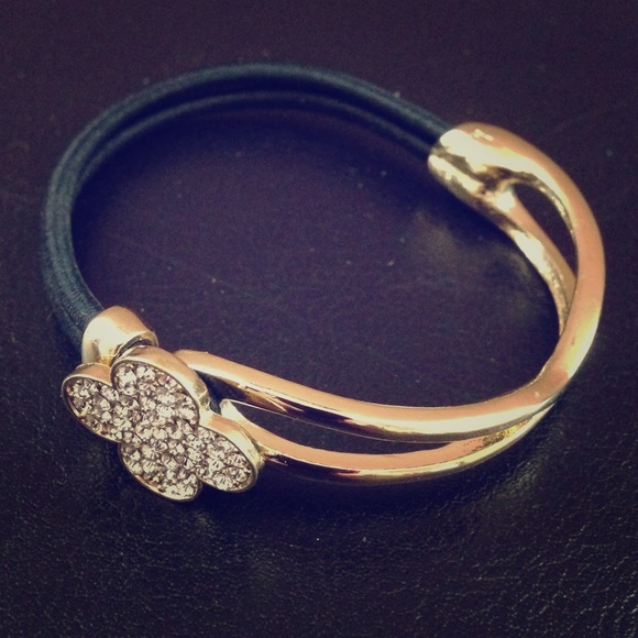 Fashion bracelet with gold and rhinestone accents