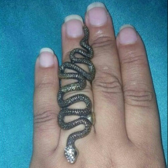 🆓 Sssssexy Snake Ring