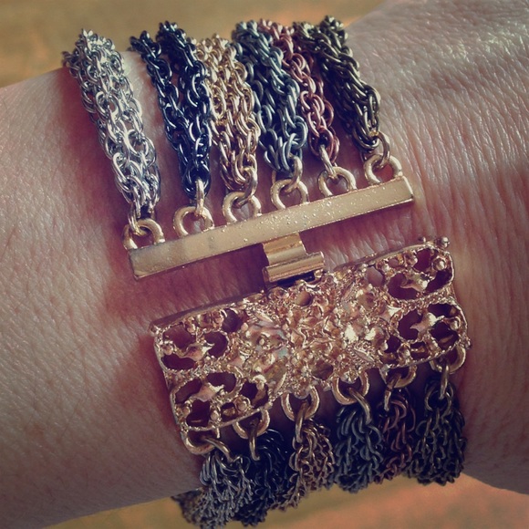 Fashion multi colored bracelet with gold accents