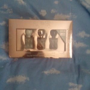 Flower by drew Barrymore set