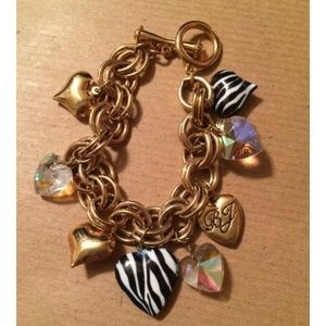 BETSEY JOHNSON ZEBRA HEART CHARM BRACELET
