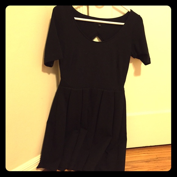 Arizia cutout back dress