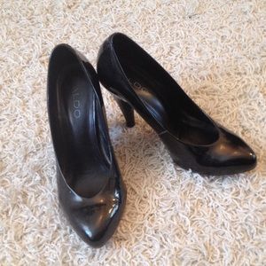 Black Aldo pumps