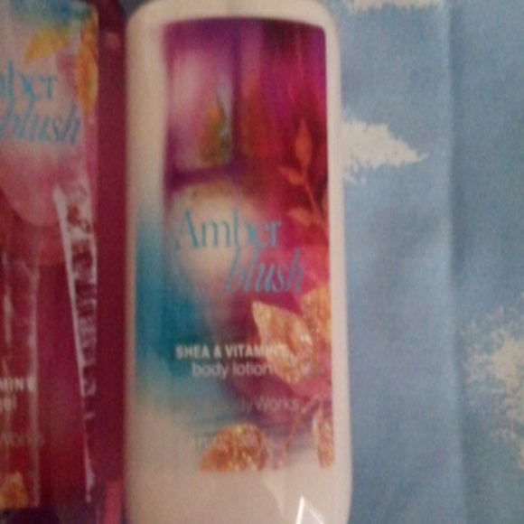 Amber blush set - Picture 3 of 3