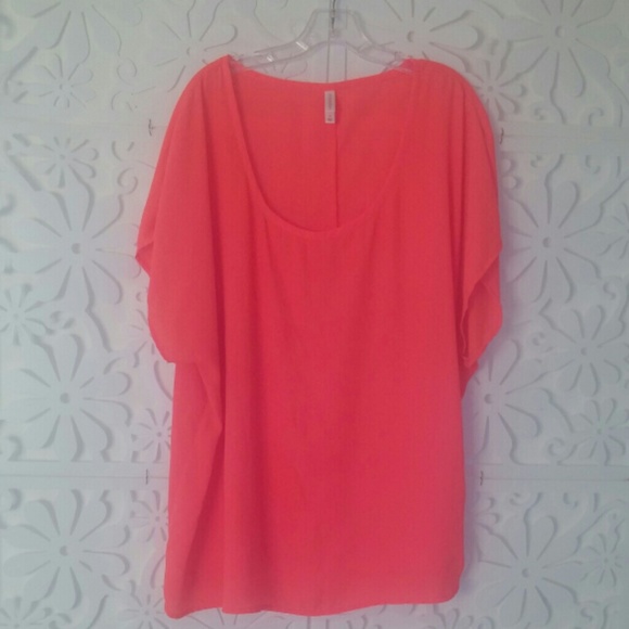 🚫SOLD🚫 Bright Coral Top