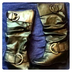 Cute wedge heel black boots