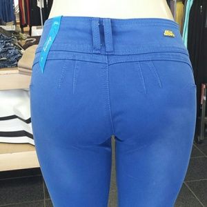 This is a nice stretchy material comes in 5 colors