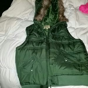 Maralyn & me green vest size l
