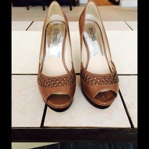 Fabulous open toe pumps